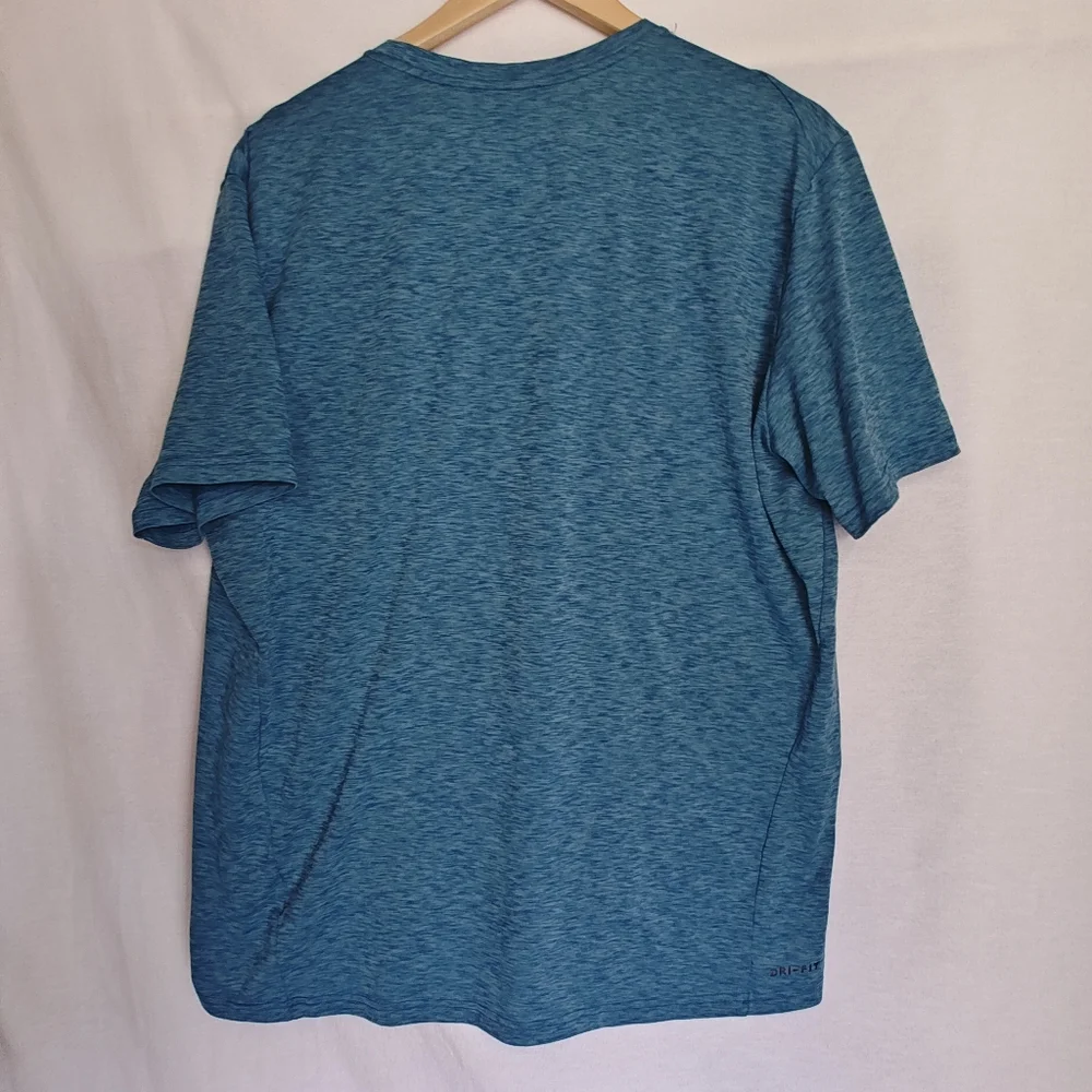 Nike Breathe Training Top Shirt Tee Blue XL 832835-483 Short Sleeve Hyper‎ Dry - Picture 3 of 8